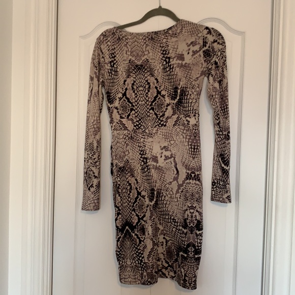 Snakeprint revamped dress - Picture 5 of 5
